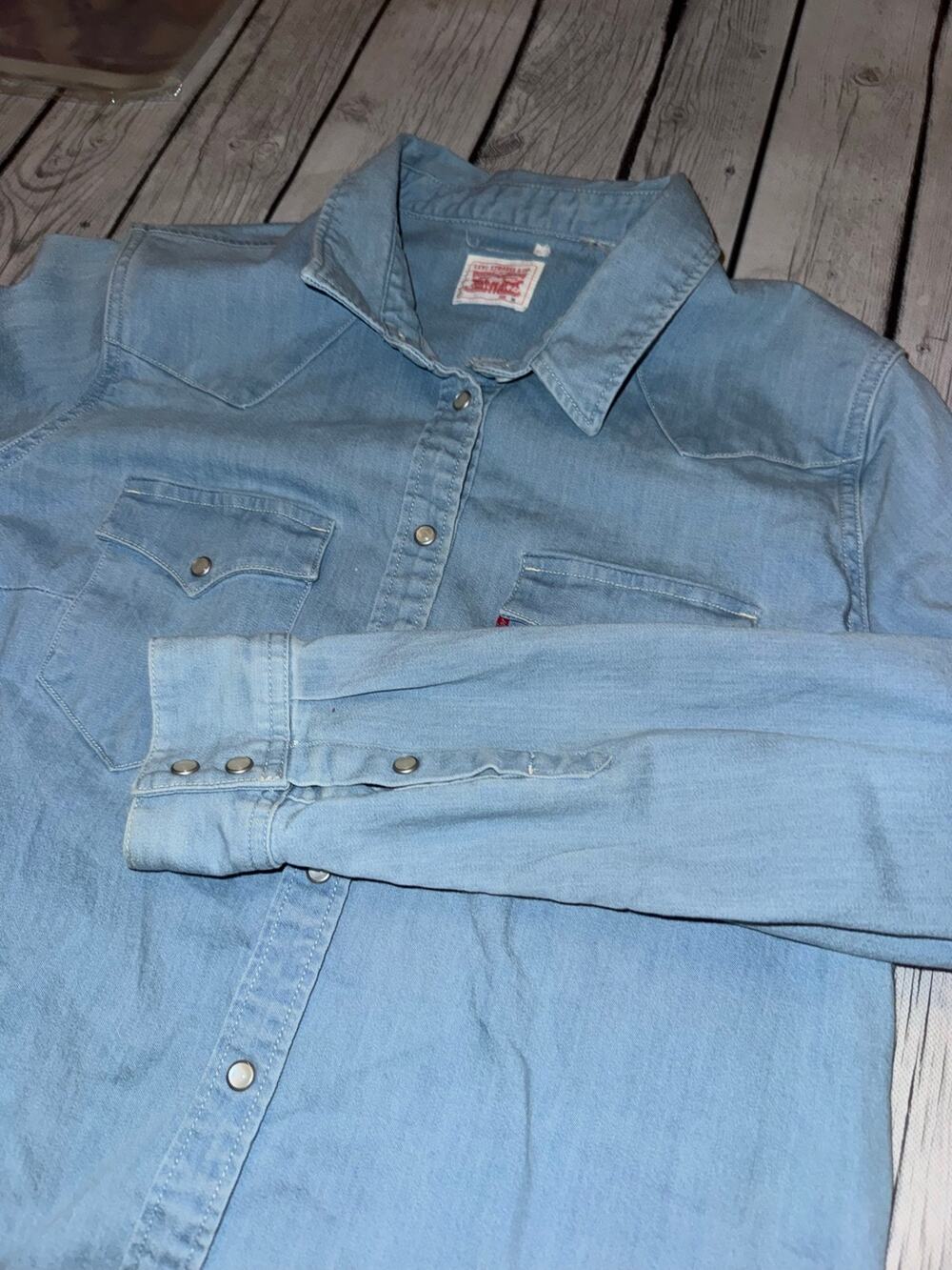 Levi’s Women’s Denim Button Up Shirt Size XL Casual Long Sleeve